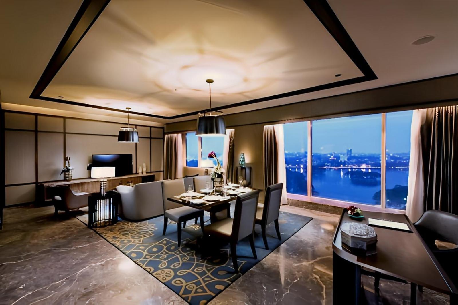 Conrad Bengaluru Hotel Exterior photo
